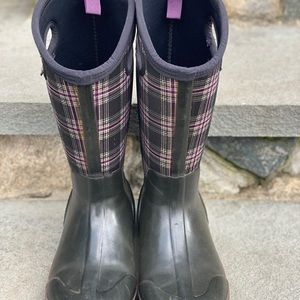 Bogs Women’s size 9 Winter Plaid Boots